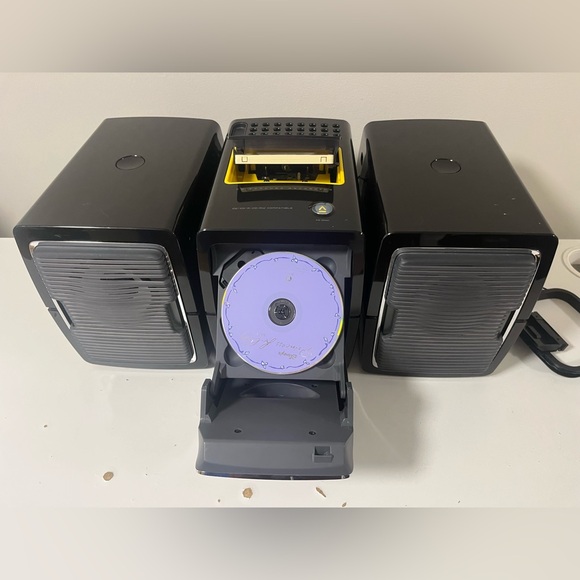 PHILIPS Micro Hi-Fi System MC-320/37 Radio / Tape / CD Player No Remote - Picture 4 of 12